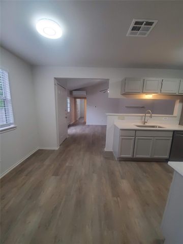 6909 HYLAND CIR A, Austin, TX 78744