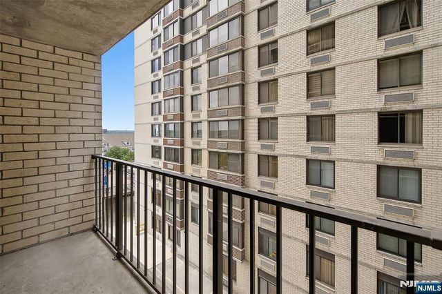 326 Prospect Avenue 5G, Hackensack, NJ 07601
