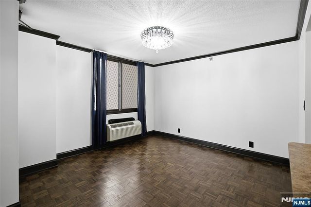 326 Prospect Avenue 5G, Hackensack, NJ 07601