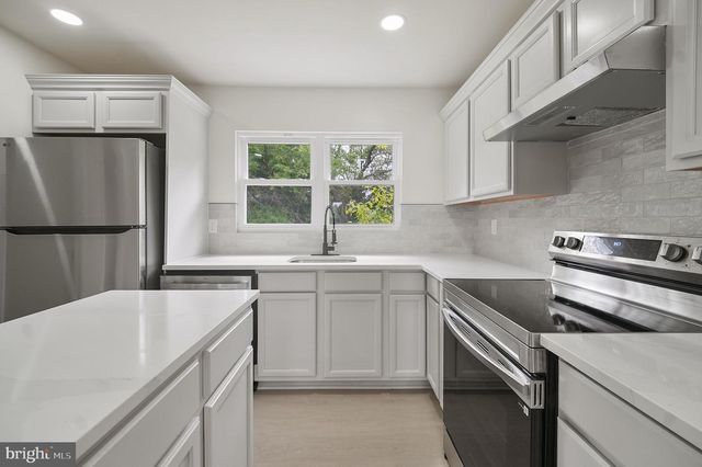 4 ALAN PL, Sicklerville, NJ 08081