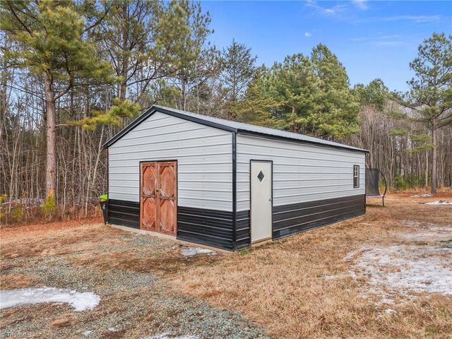 7686 Garrett Road, Liberty, NC 27298