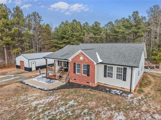 7686 Garrett Road, Liberty, NC 27298