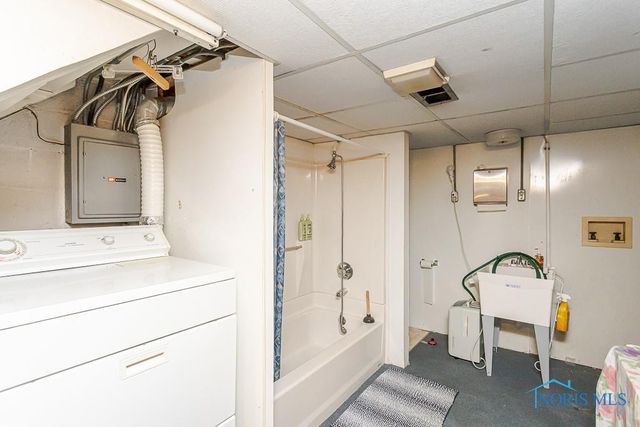 4104 Caroline Avenue, Toledo, OH 43612