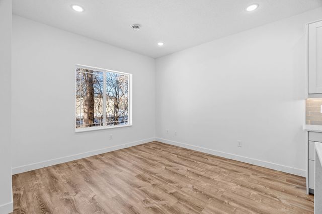 425 W 8th Street 23, New Richmond, WI 54017