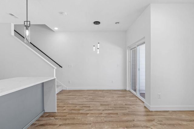 425 W 8th Street 23, New Richmond, WI 54017