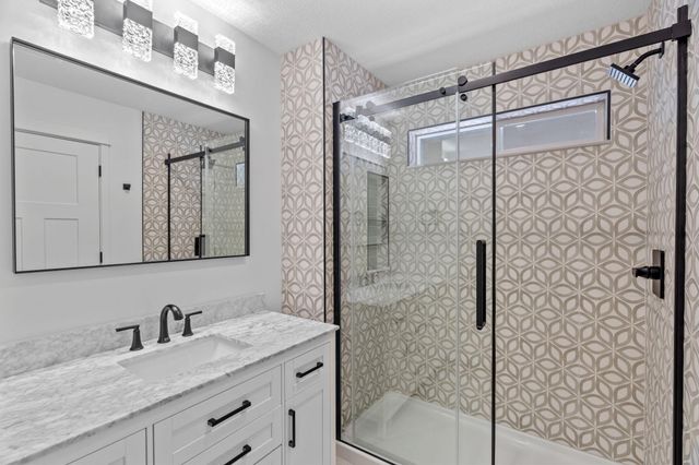 425 W 8th Street 23, New Richmond, WI 54017