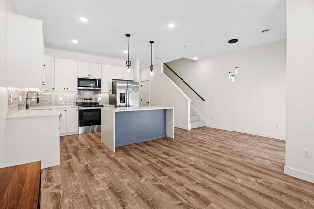 425 W 8th Street 23, New Richmond, WI 54017