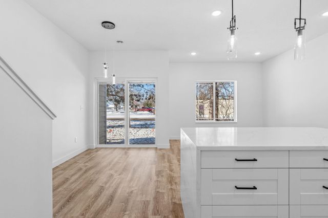 425 W 8th Street 23, New Richmond, WI 54017