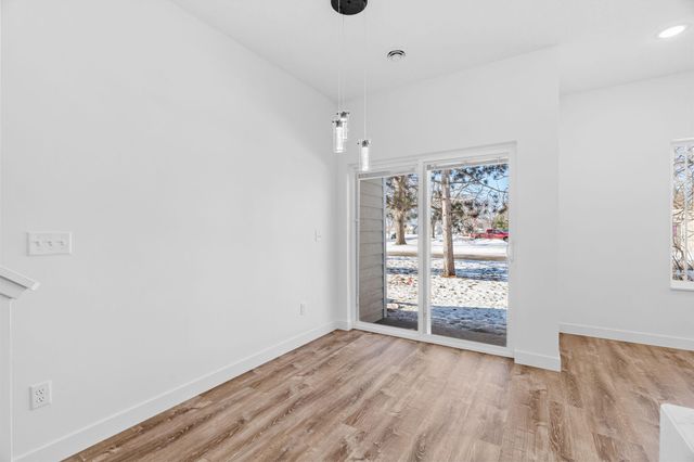 425 W 8th Street 23, New Richmond, WI 54017