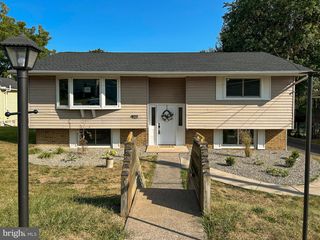 6128 BLUE BIRD AVE, Harrisburg, PA 17112