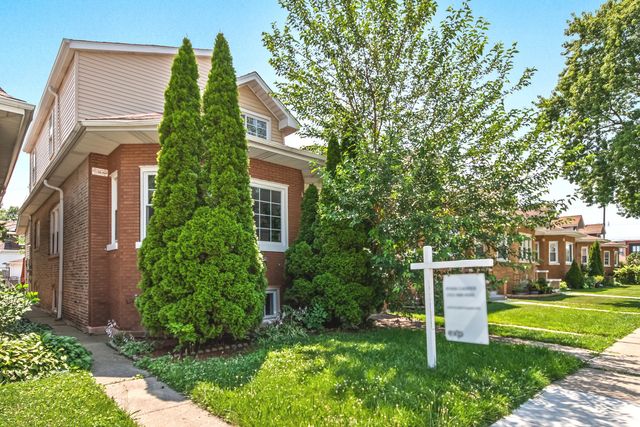 5529 W CORNELIA Avenue, Chicago, IL 60641