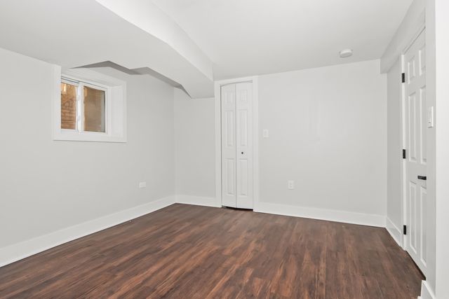 5529 W CORNELIA Avenue, Chicago, IL 60641