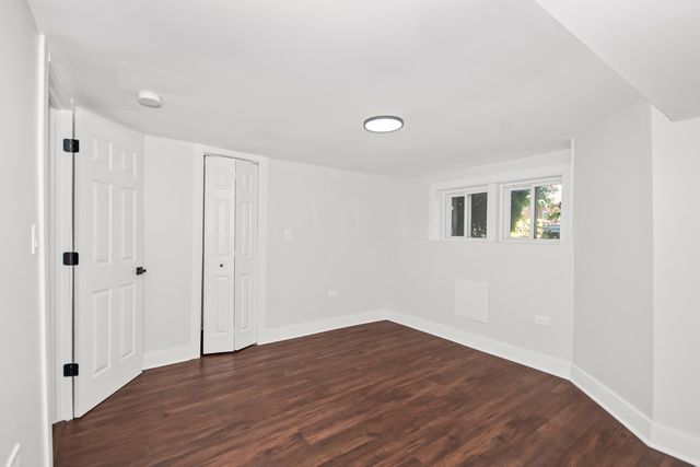 5529 W CORNELIA Avenue, Chicago, IL 60641