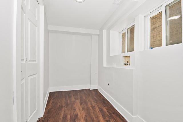 5529 W CORNELIA Avenue, Chicago, IL 60641