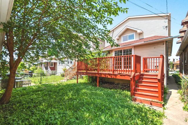 5529 W CORNELIA Avenue, Chicago, IL 60641
