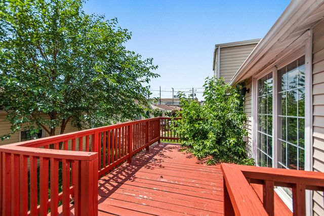 5529 W CORNELIA Avenue, Chicago, IL 60641