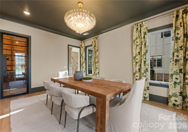 154 N Canterbury Road, Charlotte, NC 28211