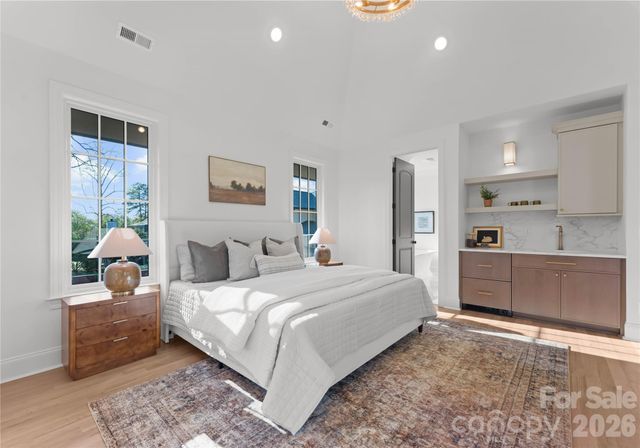 154 N Canterbury Road, Charlotte, NC 28211