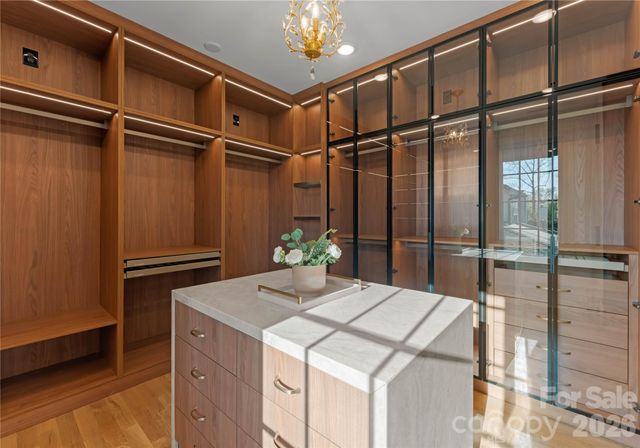 154 N Canterbury Road, Charlotte, NC 28211