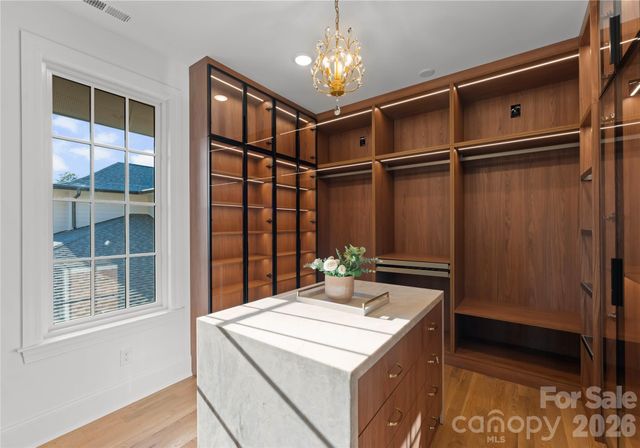 154 N Canterbury Road, Charlotte, NC 28211