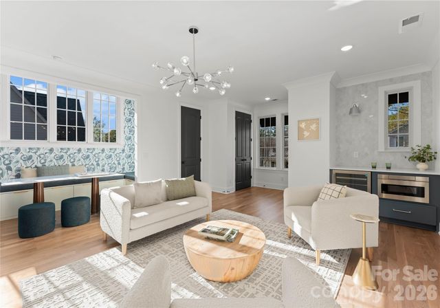 154 N Canterbury Road, Charlotte, NC 28211