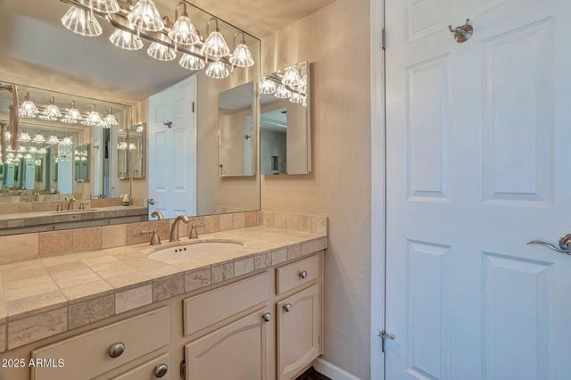 7809 E MONTEBELLO Avenue, Scottsdale, AZ 85250