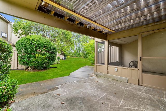 800 Egret Cir Apt 52, Little River, SC 29566