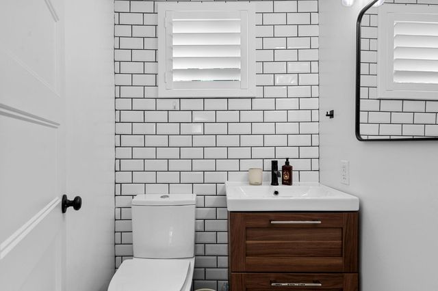 518 Fremont Way, Sacramento, CA 95818