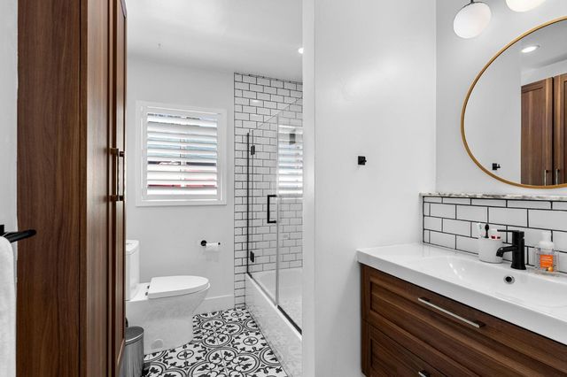 518 Fremont Way, Sacramento, CA 95818