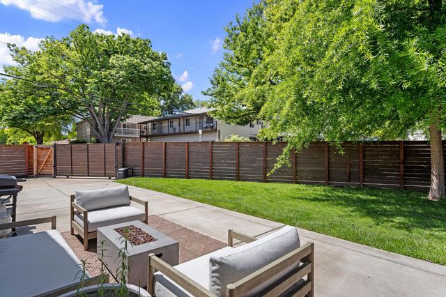 518 Fremont Way, Sacramento, CA 95818