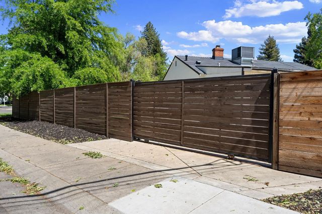 518 Fremont Way, Sacramento, CA 95818