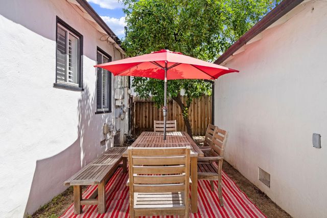 518 Fremont Way, Sacramento, CA 95818