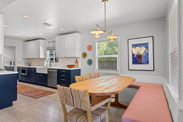 518 Fremont Way, Sacramento, CA 95818