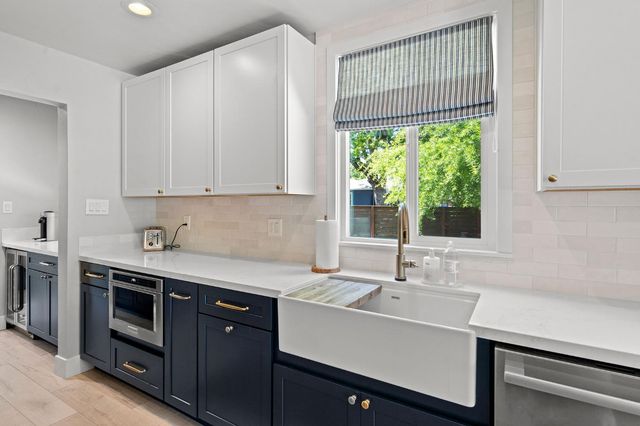 518 Fremont Way, Sacramento, CA 95818