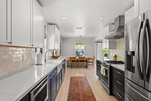 518 Fremont Way, Sacramento, CA 95818