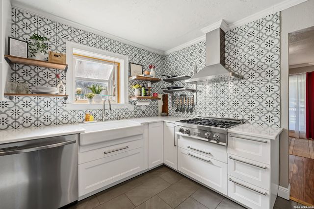 5907 WINTERHAVEN DR, Windcrest, TX 78239
