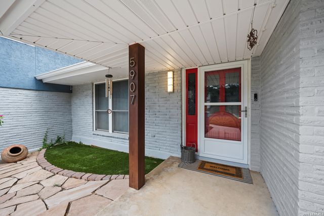 5907 WINTERHAVEN DR, Windcrest, TX 78239