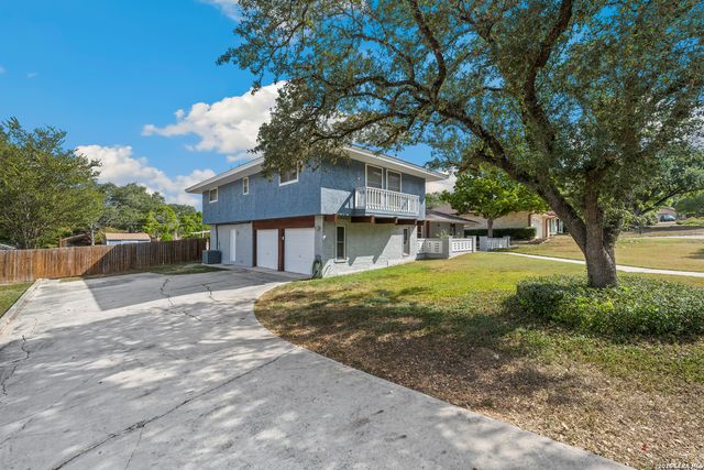 5907 WINTERHAVEN DR, Windcrest, TX 78239