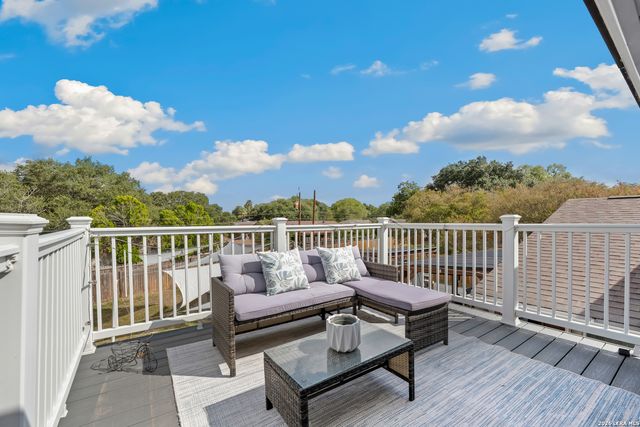 5907 WINTERHAVEN DR, Windcrest, TX 78239