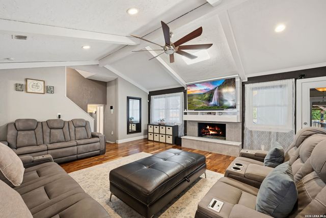 5907 WINTERHAVEN DR, Windcrest, TX 78239