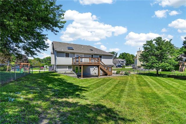605 Oak Drive, Raymore, MO 64083