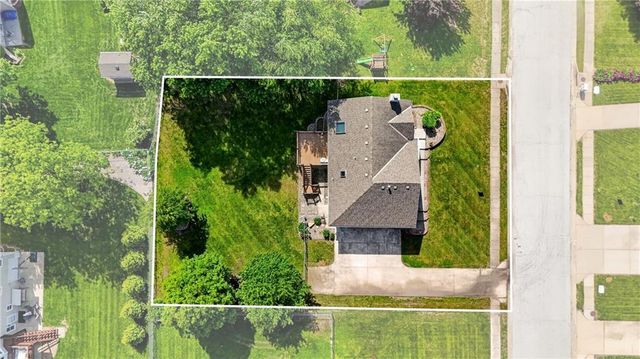 605 Oak Drive, Raymore, MO 64083