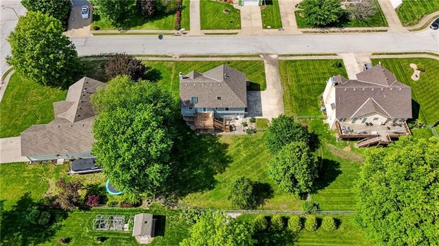 605 Oak Drive, Raymore, MO 64083