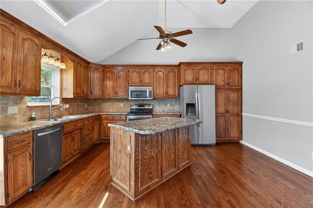 605 Oak Drive, Raymore, MO 64083