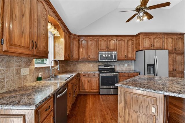 605 Oak Drive, Raymore, MO 64083