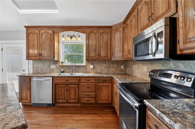 605 Oak Drive, Raymore, MO 64083