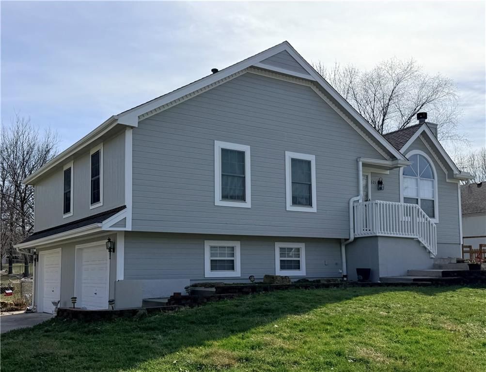 605 Oak Drive, Raymore, MO 64083