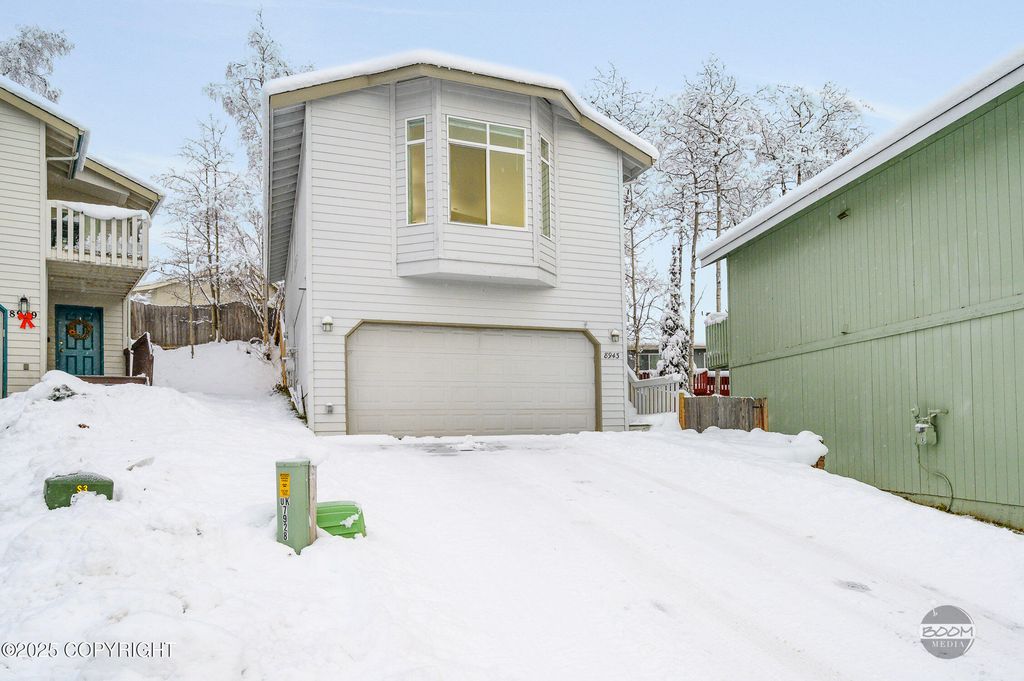 8943 Meadow Park Circle, Eagle River, AK 99577