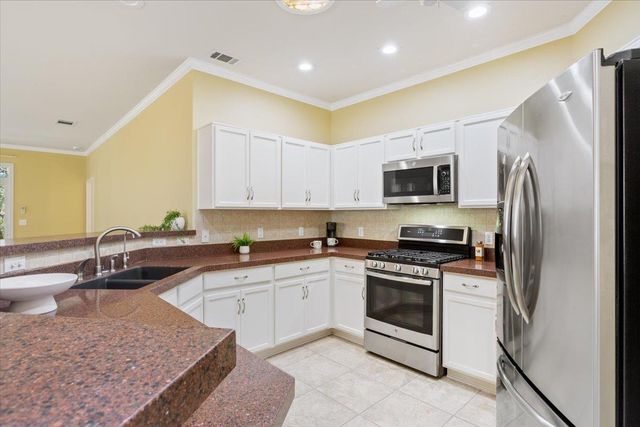 113 Sunnyside BND, Georgetown, TX 78633