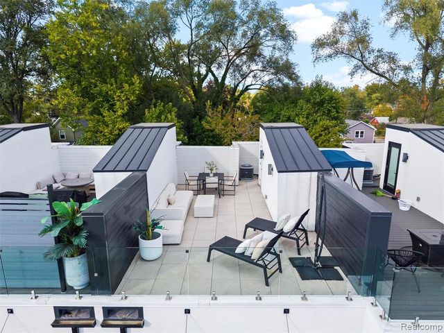 533 E Harrison Avenue 30, Royal Oak, MI 48067